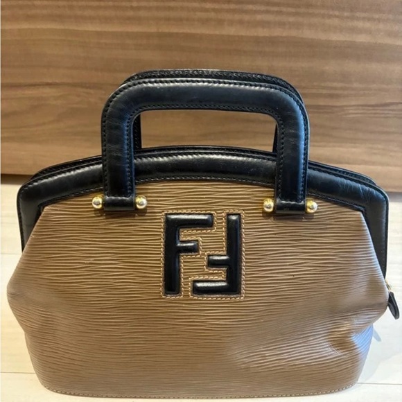 Gucci Black and Brown Women's Satchel - Picture 3 of 8